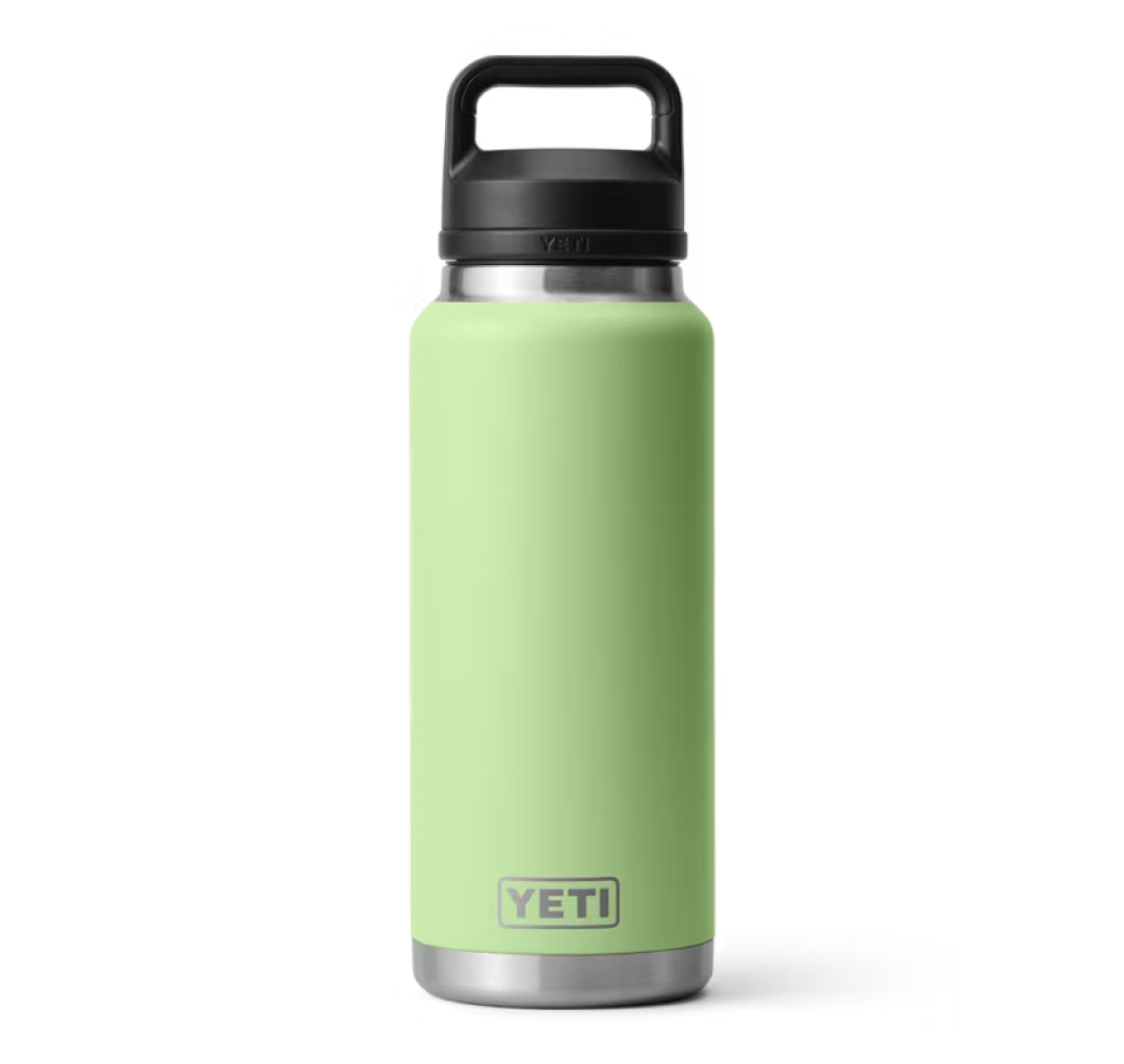 YETI store NEW Rambler 36 oz Bottle with Chug Cap